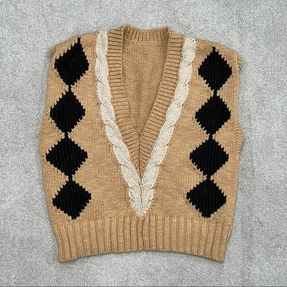 BRAND NEW Argyle Sweater Vest - Picture 2 of 2